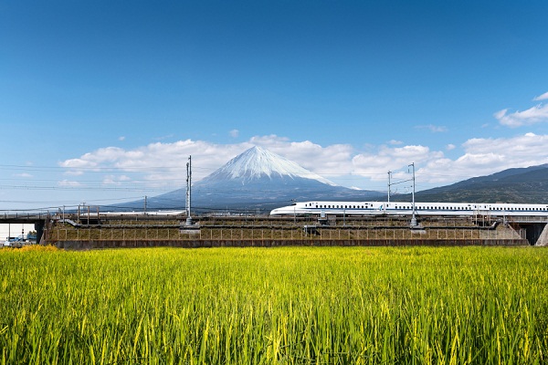 Jangan Membawa Koper Terlalu Besar Saat Naik Shinkansen Panorama Magazine